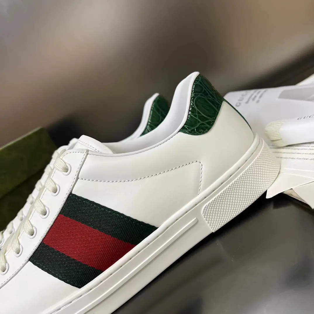 Men's Men's Shoes Men's Men's 💰380 new men's shoes GUCCI [Lightning] latest shoes shipped. Original quality, fashionable, special materials, sheepskin lining, new packaging. The foot feels super comfortable and the workmanship is impeccable. Size: 38-45